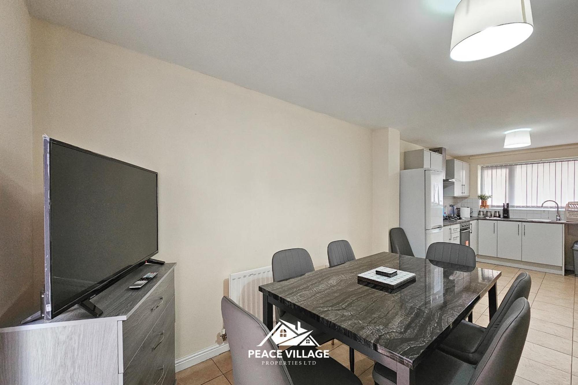 Ashton Co-Living - Private Room Self-Cater Manchester Exterior photo