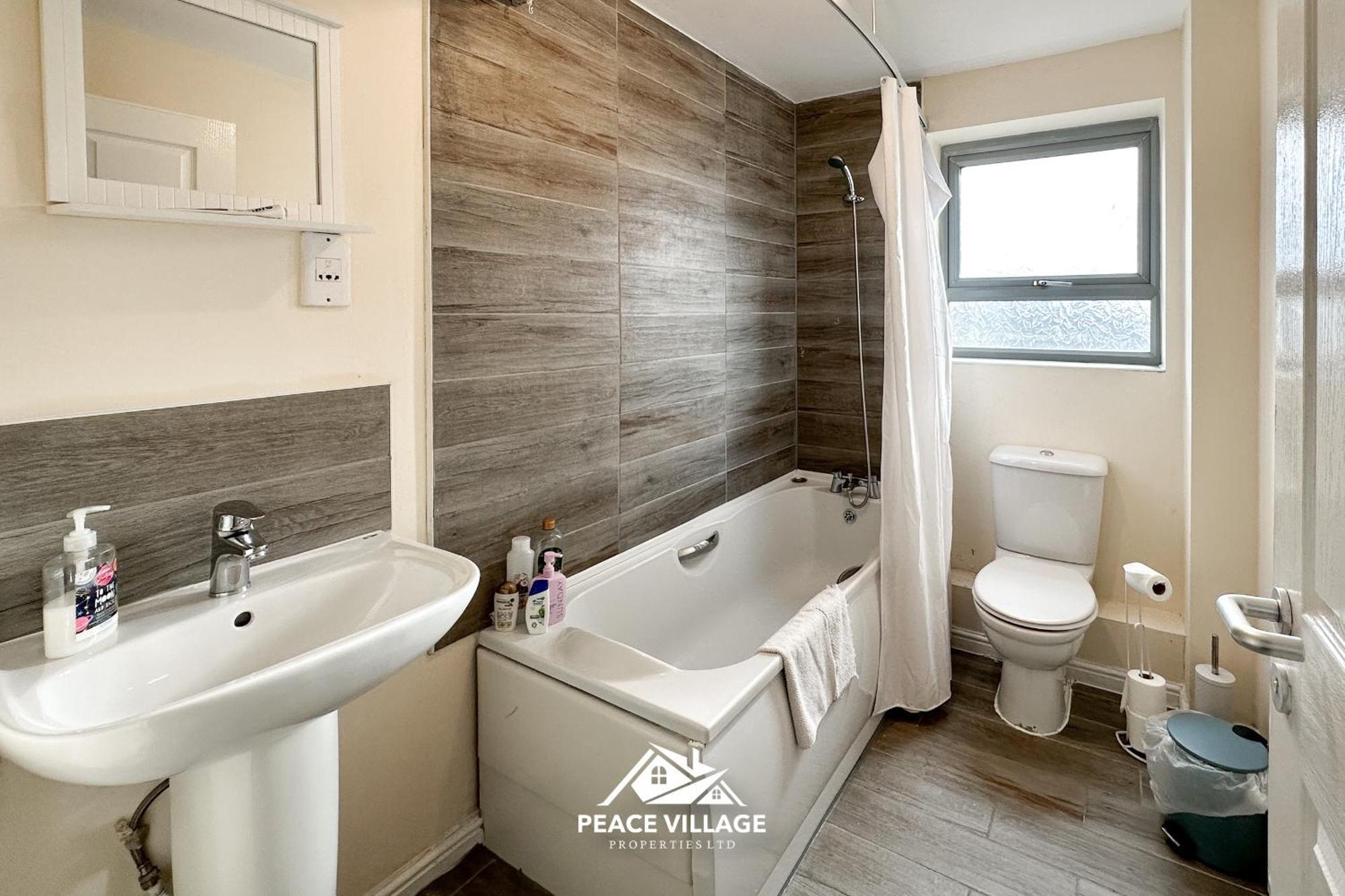 Ashton Co-Living - Private Room Self-Cater Manchester Exterior photo