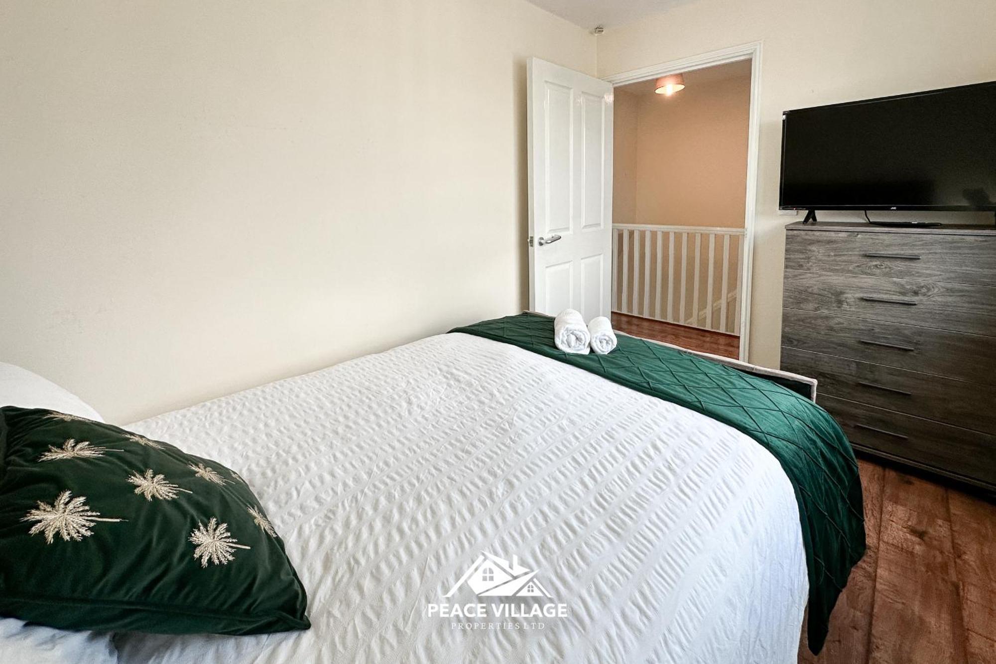 Ashton Co-Living - Private Room Self-Cater Manchester Exterior photo
